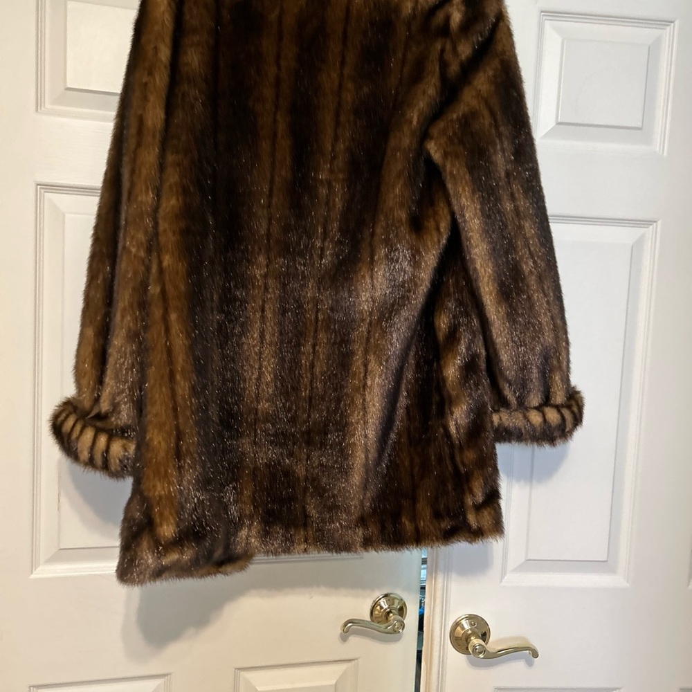 Faux mink coat - Picture 3 of 3